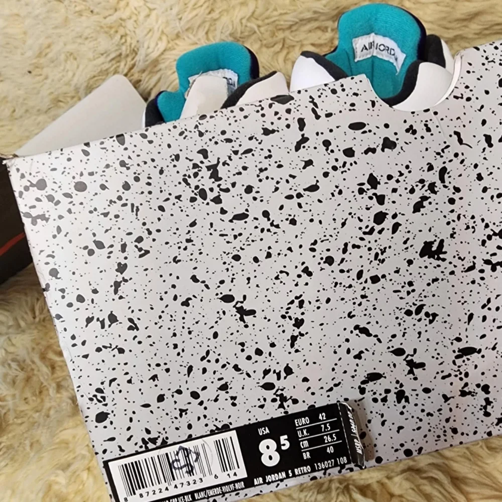 Jordan Sneakers with White and Teal Accents‎